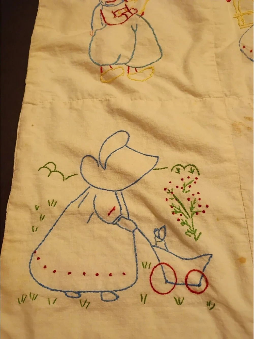 Vintage 50s Handmade Embroidered Baby Doll Quilt Blanket 23x15
